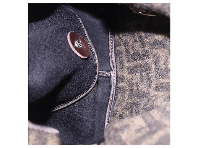 Borsa a tracolla FENDI Zucca Canvas Mamma Baguette Lana Brown Black Auth BA15090V Marrone Nero - vista 10