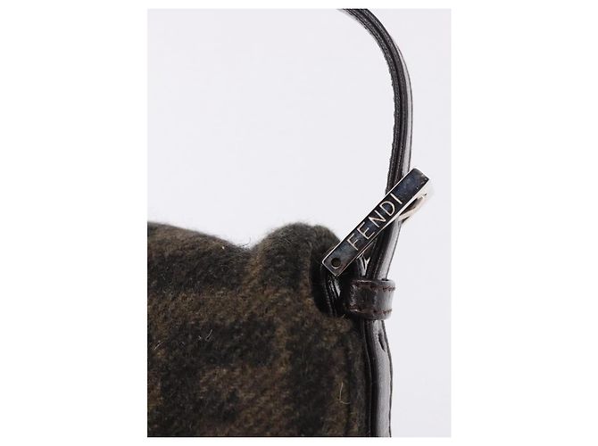 Borsa a tracolla FENDI Zucca Canvas Mamma Baguette Lana Brown Black Auth BA15090V Marrone Nero - vista 18
