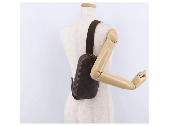 LOUIS VUITTON Monogram Pochette Gange Shoulder Bag M51870 LV Auth 198941 Monogramma - vista 22