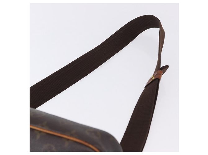 LOUIS VUITTON Monogram Pochette Gange Shoulder Bag M51870 LV Auth 198941 Monogramma - vista 8