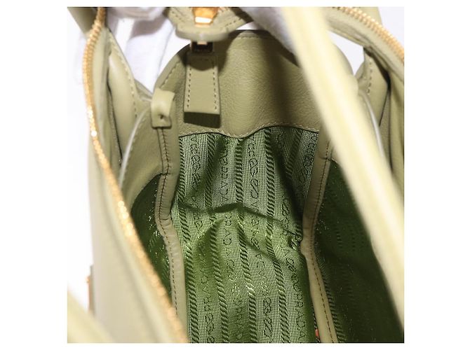Borsa a tracolla PRADA Darling in pelle Verde Gold Auth 197336SAM D'oro - vista 21