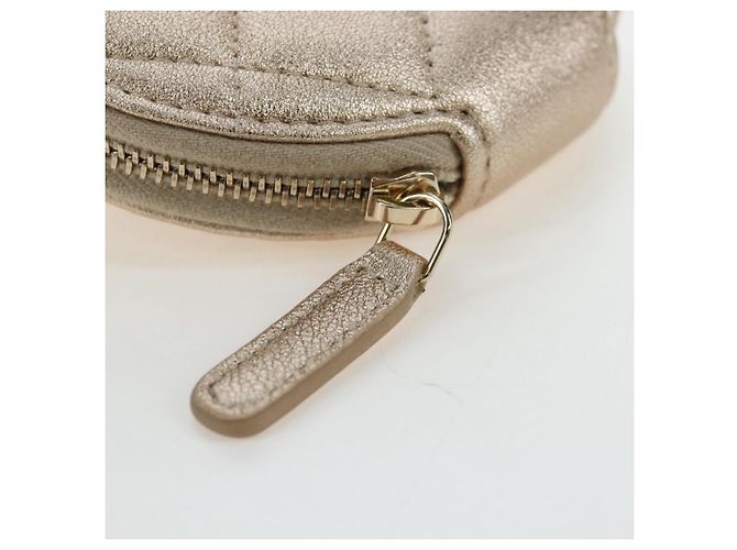 CHANEL Matelassé AirPods-Case & Münzbeutel aus Lammleder Gold CC Auth 196880M - Ansicht 13