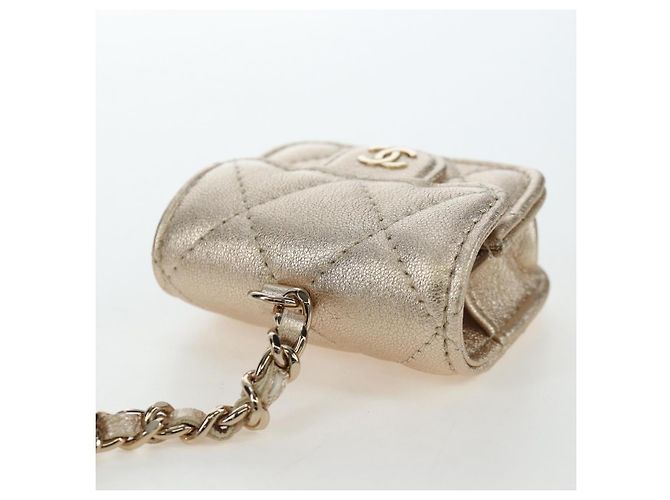 CHANEL Matelassé AirPods-Case & Münzbeutel aus Lammleder Gold CC Auth 196880M - Ansicht 23