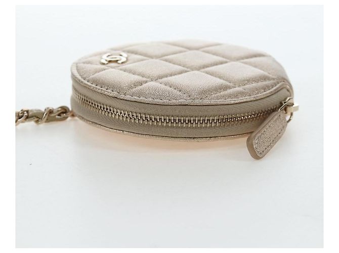 CHANEL Matelassé AirPods-Case & Münzbeutel aus Lammleder Gold CC Auth 196880M - Ansicht 5