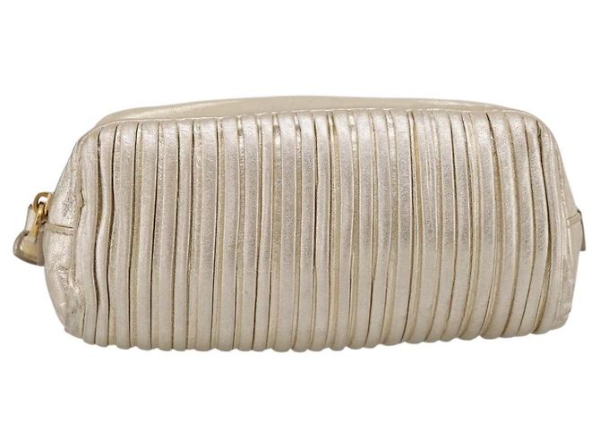 Borsa a pochette Miu Miu Matelassé in pelle oro autentica 196981A D'oro - vista 13