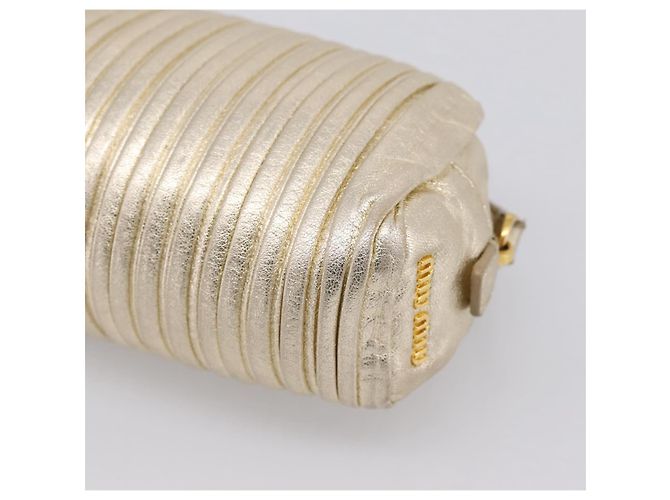 Borsa a pochette Miu Miu Matelassé in pelle oro autentica 196981A D'oro - vista 15