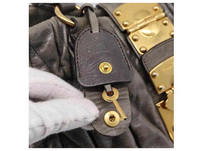 Borsa a mano Miu Miu Matelassé in pelle 2way Grigio Oro Auth 200159V Marrone D'oro - vista 10