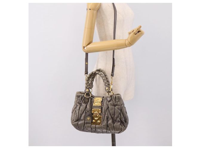 Borsa a mano Miu Miu Matelassé in pelle 2way Grigio Oro Auth 200159V Marrone D'oro - vista 24