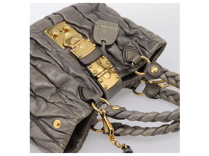 Borsa a mano Miu Miu Matelassé in pelle 2way Grigio Oro Auth 200159V Marrone D'oro - vista 6