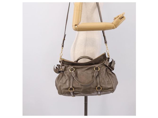 Borsa a mano Miu Miu in pelle 2way Grigio Oro Auth yk20871M Marrone D'oro - vista 24