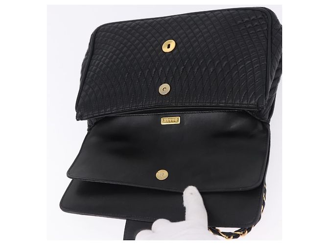 Borsa a tracolla con catena BALLY in pelle nera e oro Auth kk709A Nero D'oro - vista 19