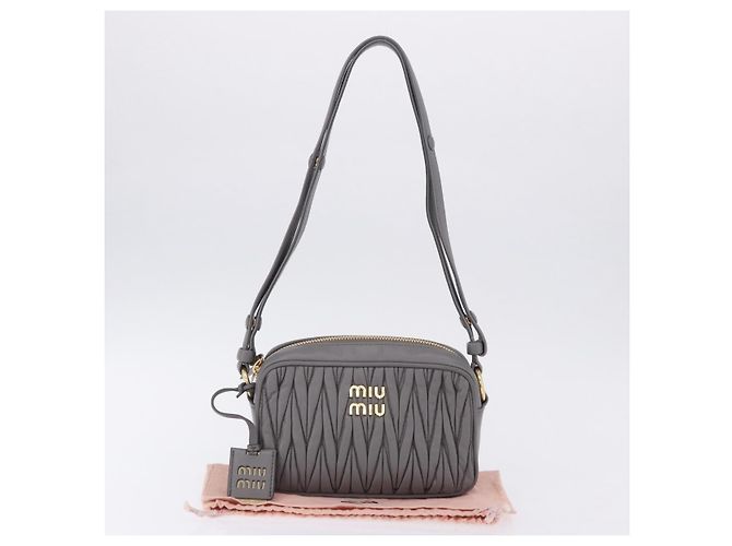 Borsa a tracolla Miu Miu Matelassé in pelle grigia oro Auth 200246V Marrone D'oro - vista 12
