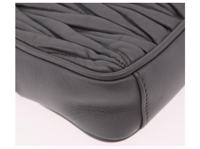 Borsa a tracolla Miu Miu Matelassé in pelle grigia oro Auth 200246V Marrone D'oro - vista 15