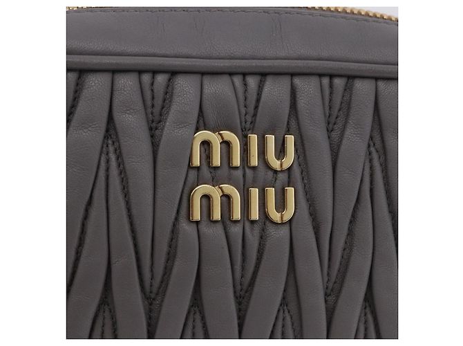 Borsa a tracolla Miu Miu Matelassé in pelle grigia oro Auth 200246V Marrone D'oro - vista 17