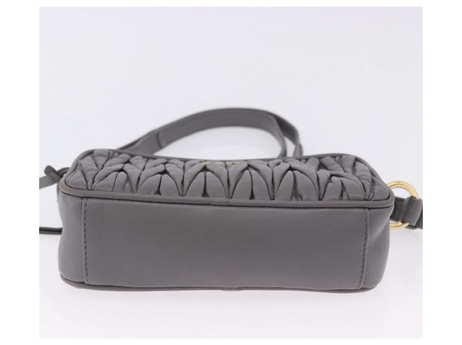 Borsa a tracolla Miu Miu Matelassé in pelle grigia oro Auth 200246V Marrone D'oro - vista 5