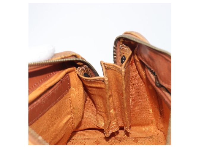 Borsa Boston MCM Vicetos Logogram PVC Leather Brown Gold Auth 200900 Marrone D'oro - vista 19