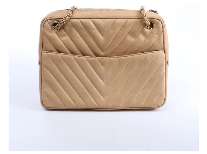 Timeless Borsa a tracolla con catena in pelle Chevron Chanel in Beige - vista 3