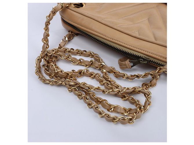 Timeless Borsa a tracolla con catena in pelle Chevron Chanel in Beige - vista 8