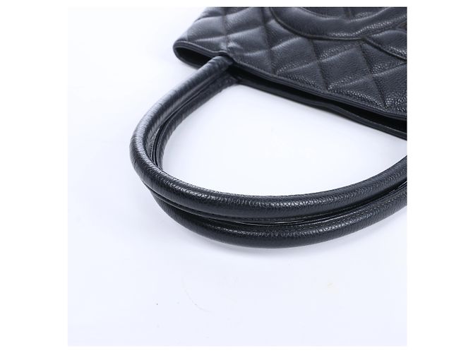 Borsa a tracolla Chanel Re-Release in pelle caviar nera 6665730 Nero - vista 5