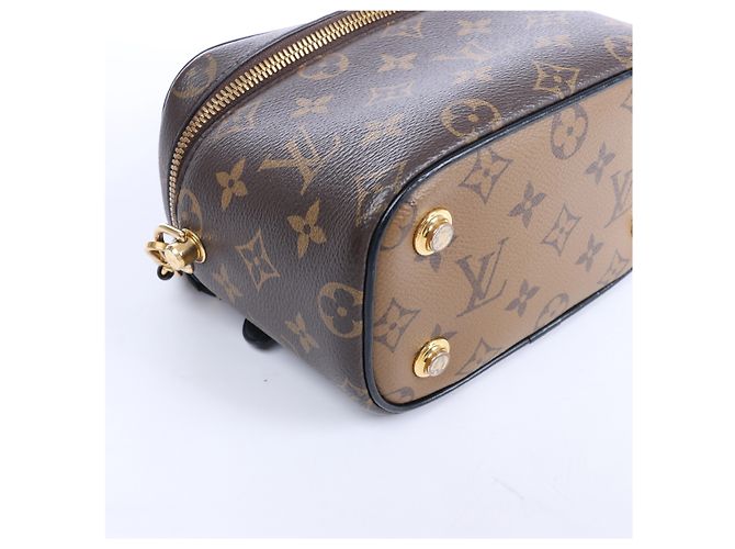 Borsa a tracolla Louis Vuitton Vanity NV PM Monogram Reverse in marrone M45165 - vista 8