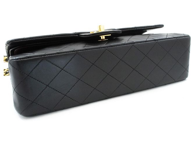 Chanel Classic Flap Lambskin Medium Nero - vista 4