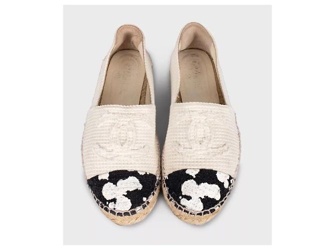 Chanel White Textile Espadrilles - Size 39 Pre-owned - view 2
