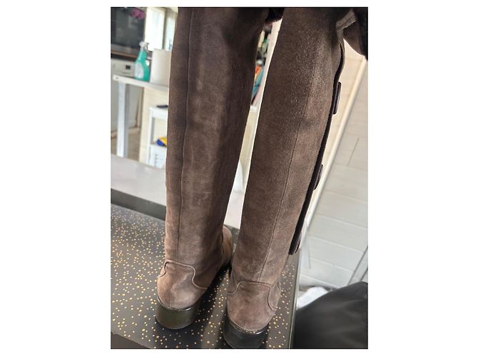 Céline Braune hohe Wildlederstiefel mit Pelzfutter - Ansicht 9