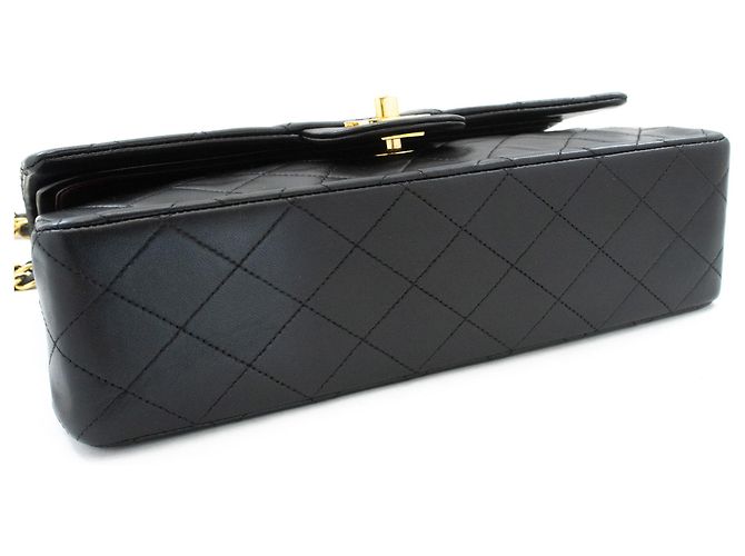 Bolsa de Ombro CHANEL Classic Double Flap 10" em pele de cordeiro preta Preto - vista 4