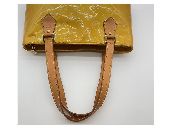 Louis Vuitton Houston Borsa in Vernice Gialla Giallo - vista 13