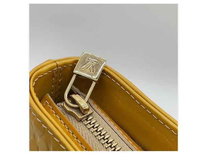 Louis Vuitton Houston Borsa in Vernice Gialla Giallo - vista 15