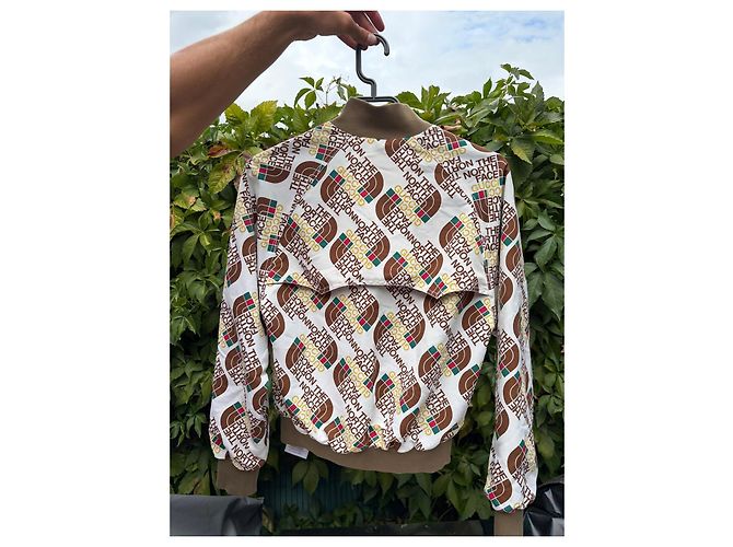 Giacca The North Face x Gucci Monogram Marrone Bianco Rosso Verde Giallo - vista 3