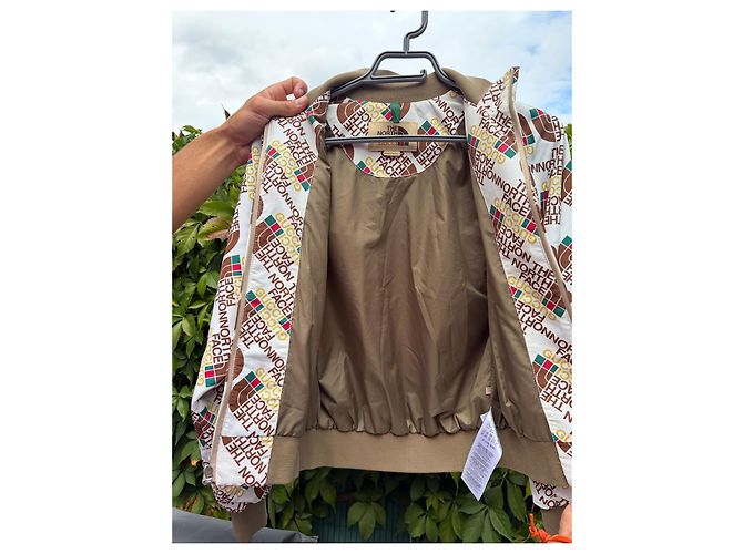 Giacca The North Face x Gucci Monogram Marrone Bianco Rosso Verde Giallo - vista 5