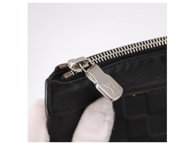 LOUIS VUITTON Damier Infini Pochette Discovery Black N60112 LV - vista 9