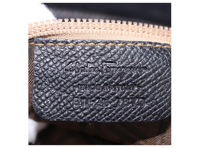 Salvatore Ferragamo Gancini Shoulder Bag Leather Black Silver - vista 12