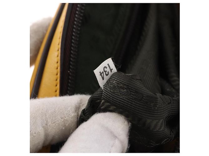 PRADA Hand Bag Leather Yellow Silver - vue 25