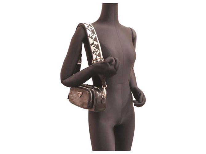 Borsa a tracolla Prada in pelle Nappa Nero - vista 7