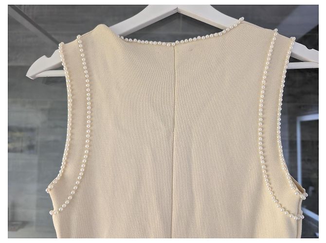 Sandro langes Strickkleid in Beige mit Perlenverzierung Creme - Ansicht 7