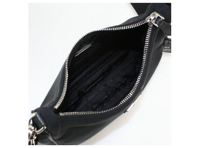 Borsa a tracolla Prada Re-Nylon Re-Edition 2005 Nero - vista 3