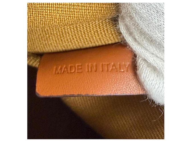 Céline Borsa a secchiello media in pelle Celine Triomphe Marrone - vista 13