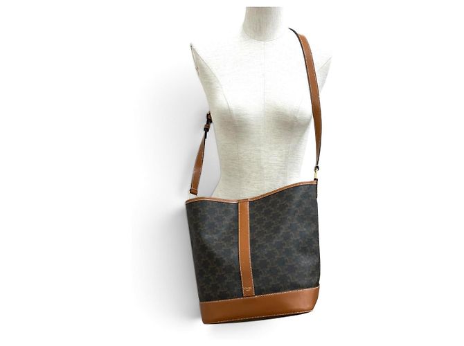 Céline Borsa a secchiello media in pelle Celine Triomphe Marrone - vista 3