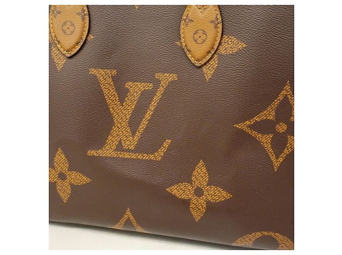 Borsa Tote Louis Vuitton Monogram Reverse OnTheGo MM Marrone - vista 9