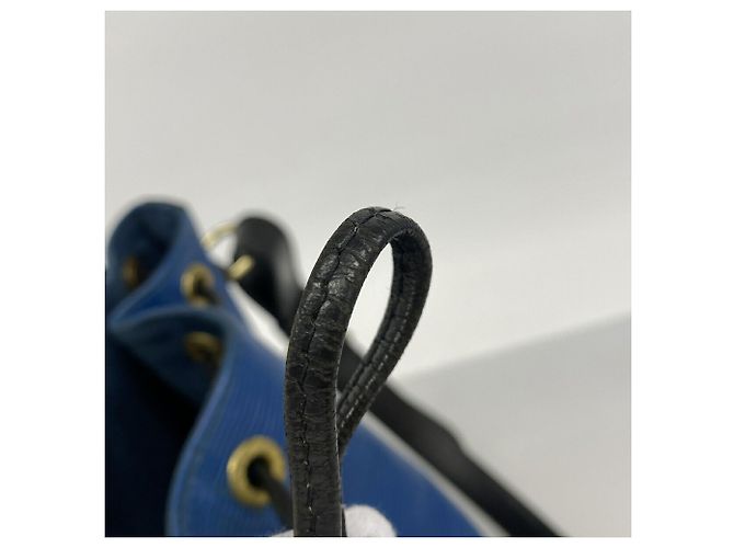 Noe Borsa a tracolla Louis Vuitton Epi Bicolor Petit Noé Nero Blu - vista 10