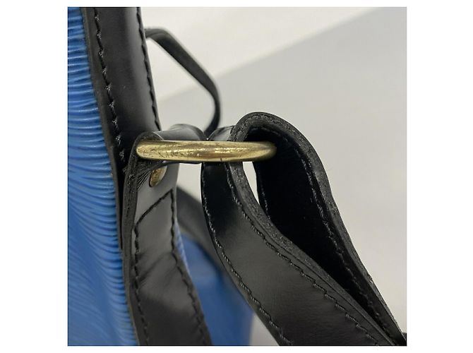 Noe Borsa a tracolla Louis Vuitton Epi Bicolor Petit Noé Nero Blu - vista 9