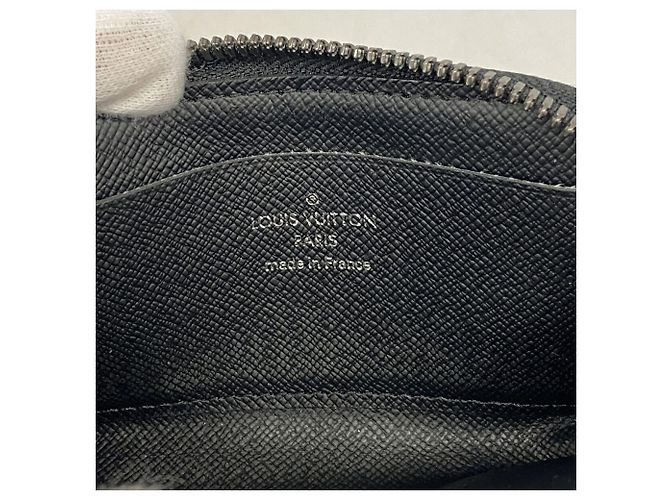 Louis Vuitton Monogram Eclipse Coin Case Black - view 4