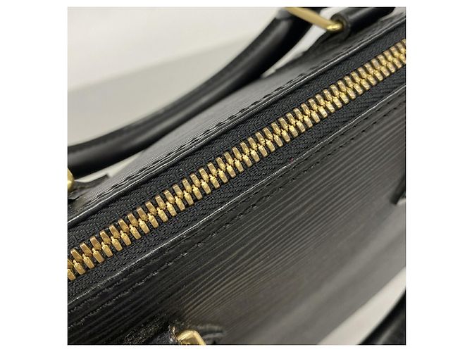 Borsa a mano Louis Vuitton Alma in pelle Epi Nero - vista 8