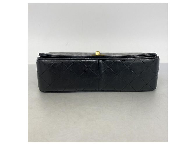 Borsa a tracolla con catena Chanel Matelassé Nero - vista 3