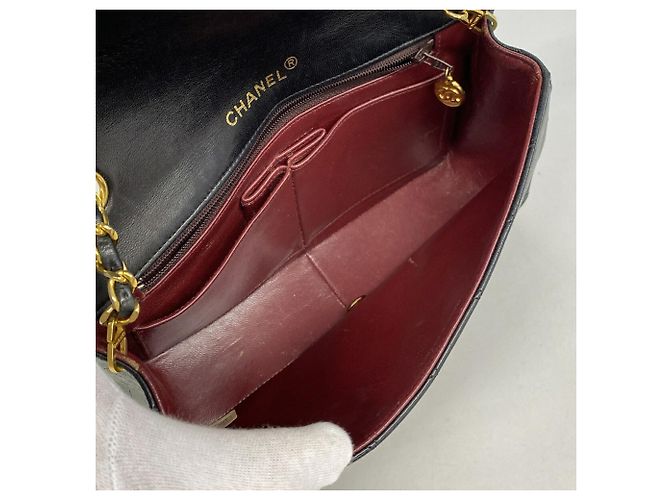 Borsa a tracolla con catena Chanel Matelassé Nero - vista 4