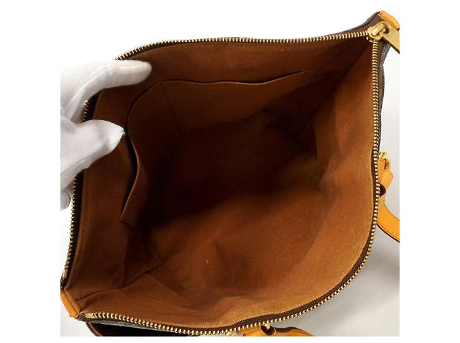 Borsa Tote Louis Vuitton Monogram Totally PM Marrone - vista 4
