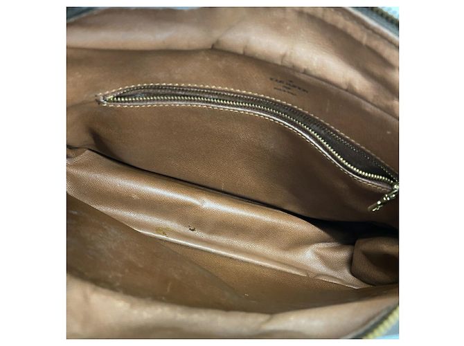 Borsa a tracolla Louis Vuitton Monogram Boulogne 30 Marrone - vista 4