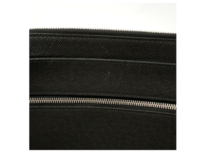 Borsa a tracolla Louis Vuitton Taiga Anton MM Nero - vista 10